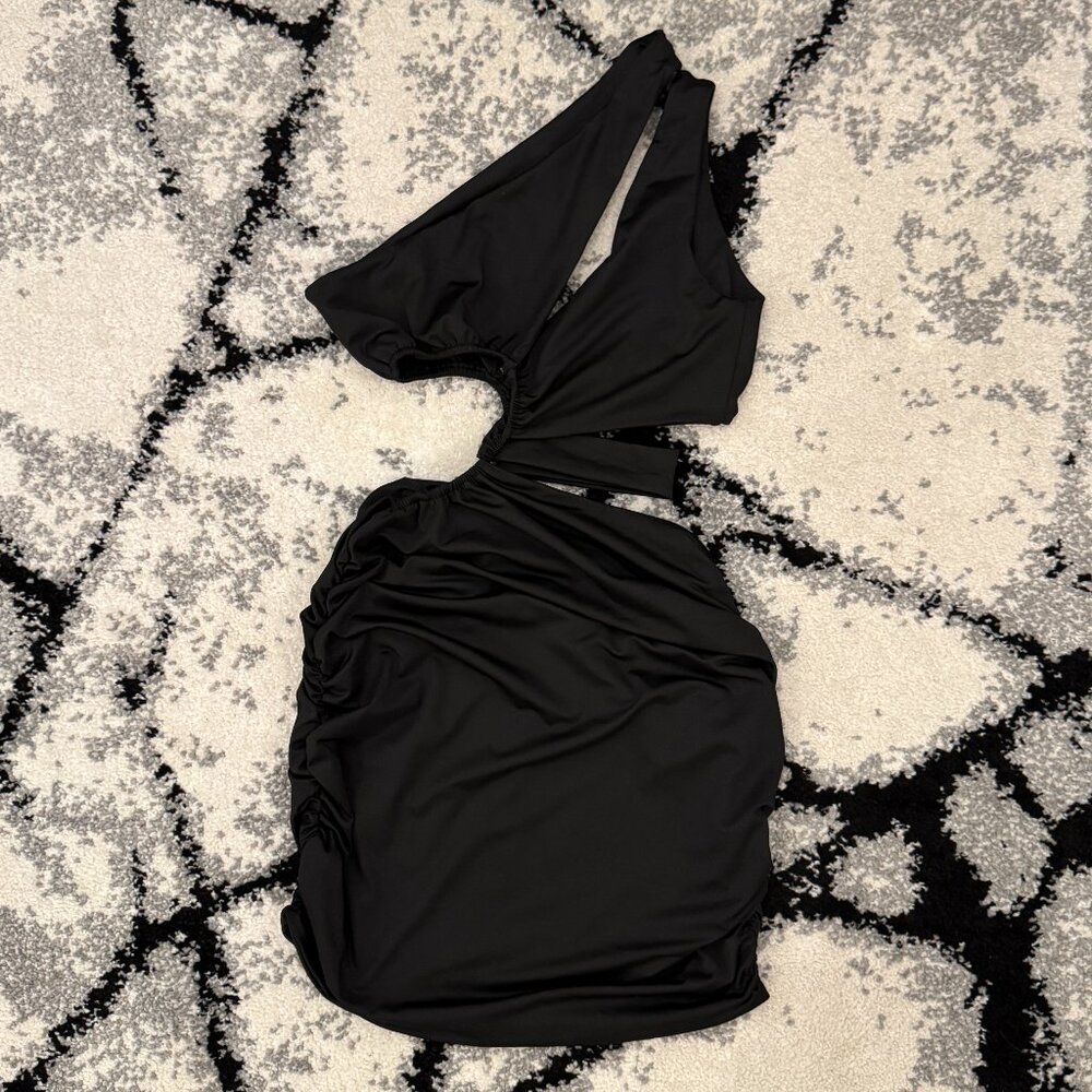 New Chic Black Cut-Out Mini Dress – Sexy & Elegant ✨